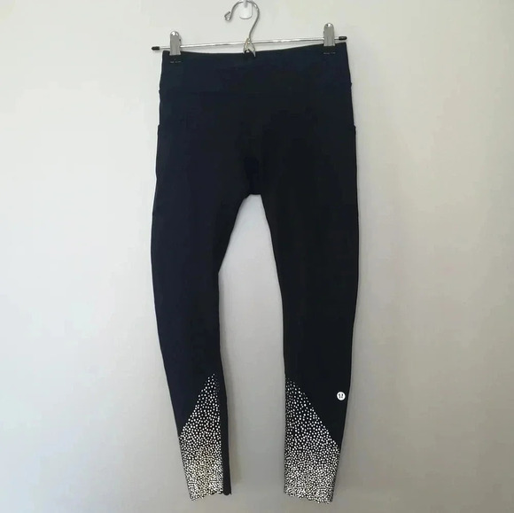 Lululemon Tight Stuff Tights II Leggings 25" in Navy with Silver Scallop Hem 4 - Picture 3 of 16